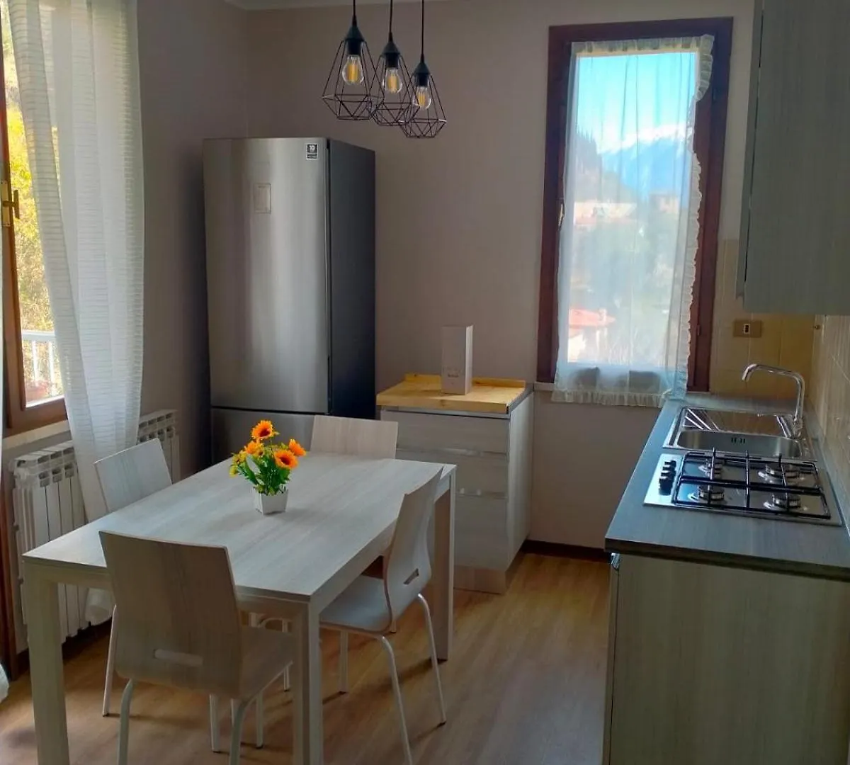 Sweet Home Cade Toscolano-Maderno 0*,  Italia